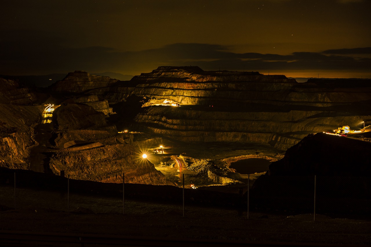 ¿Cuáles son los factores que afectan la clasificación de minerales?